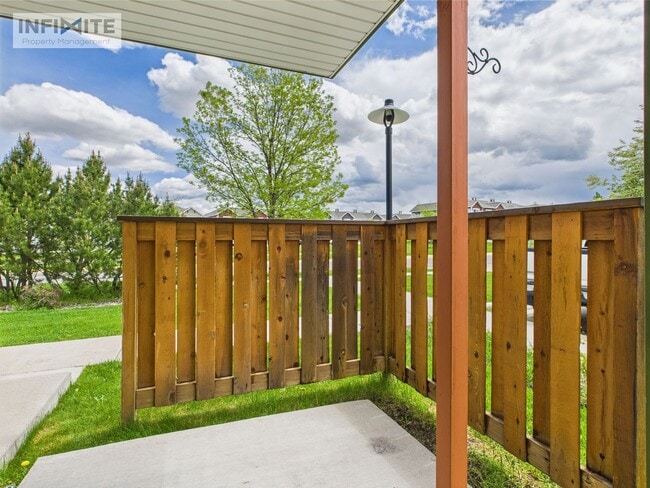Building Photo - 1112 Longbow Ln