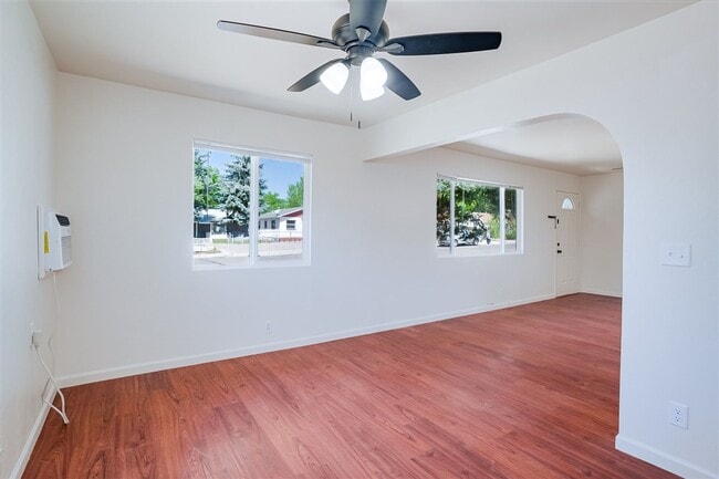 Building Photo - Huge Backyard Close to Downtown Prescott!