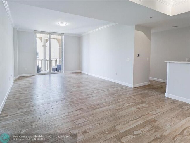 Building Photo - 520 SE 5th Ave