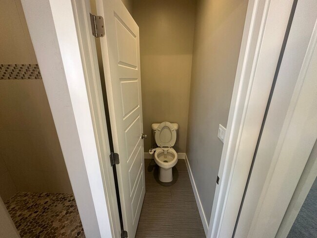 Building Photo - Custom 4 bedroom Single Story. Crimson Cli...