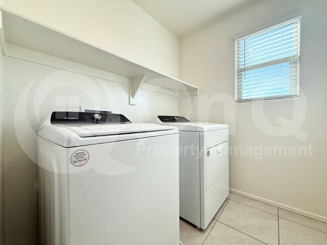 Building Photo - 2635 W Bowker St