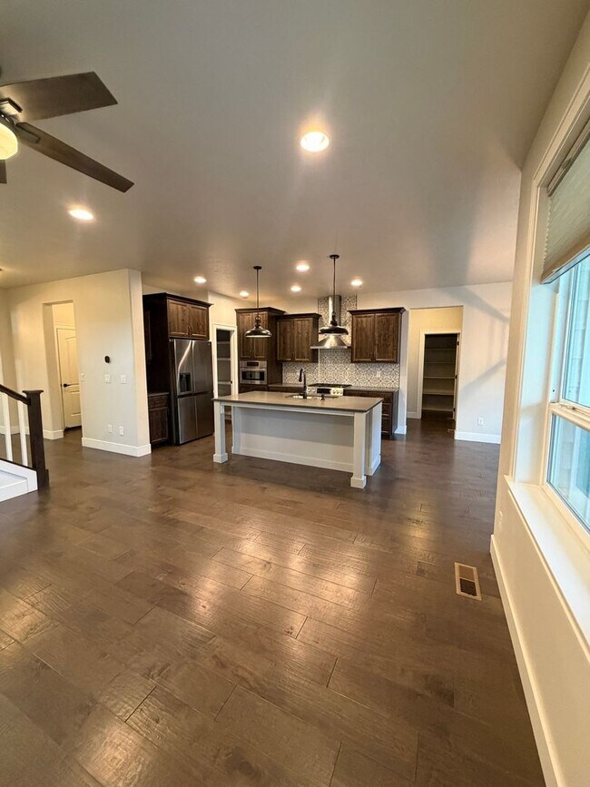 Building Photo - South Meridian Beautiful 4-Bedroom Home with a 3-Car Garage