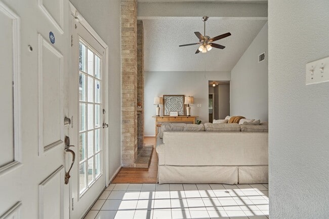 Building Photo - 23419 Summer Pine Dr