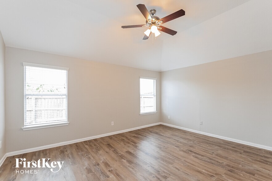 Building Photo - 18126 Hillock Glen Ln