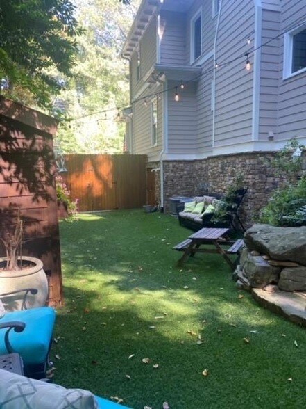 Building Photo - 1891 Ardmore Rd NW