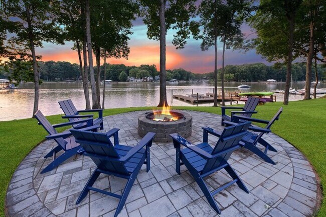 Building Photo - Northshore Landing