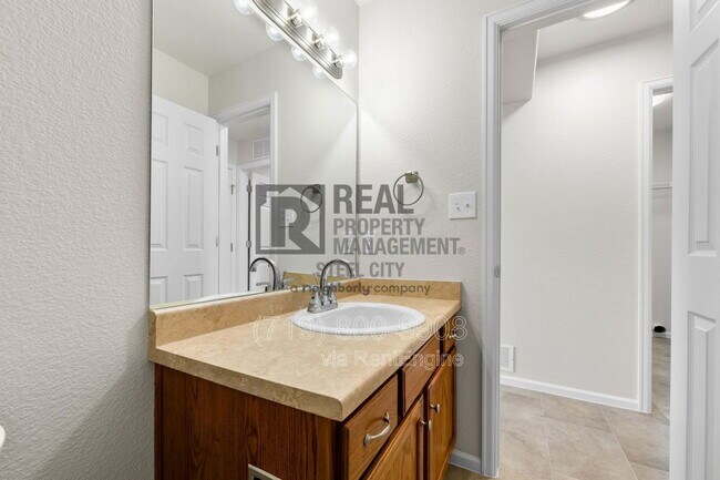 Building Photo - 5085 Tabor Lane