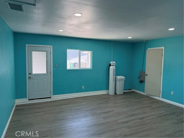 Building Photo - 3941 Carmelina St