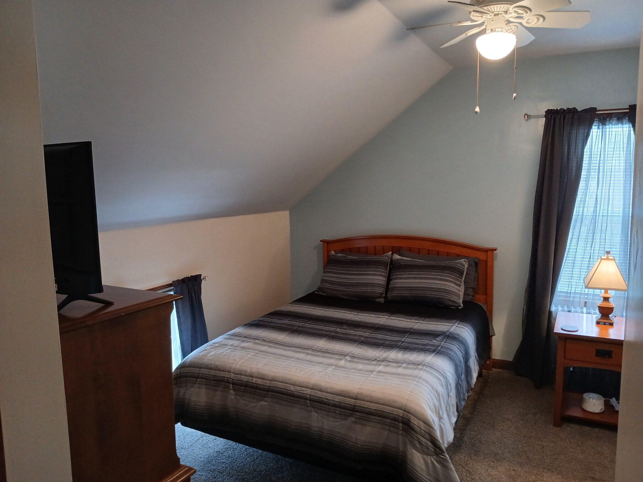 Bedroom 1. Queen bed. - 1212 Riverside Ave