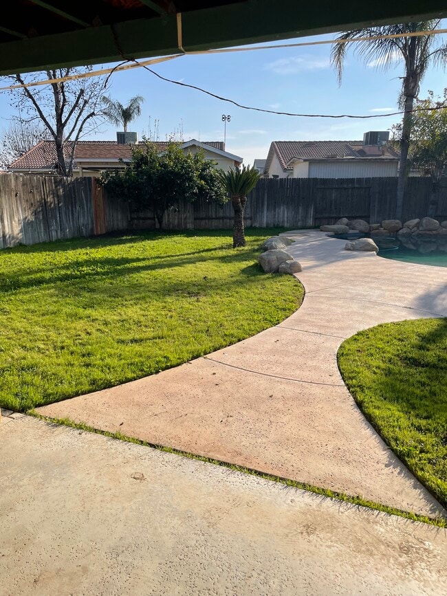 Building Photo - 4623 Kaytlain Ave