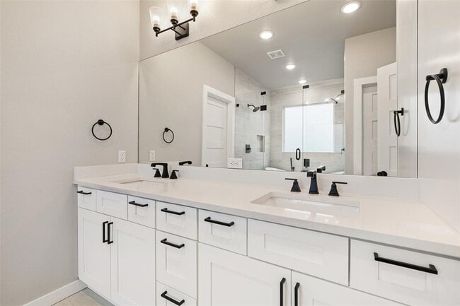 Building Photo - 18200 Fair Ln