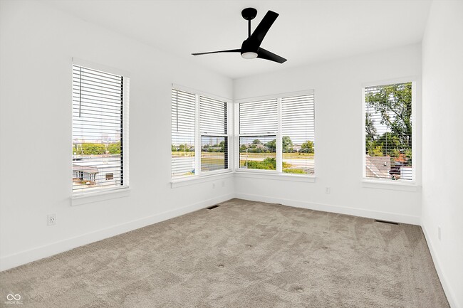 Building Photo - 1303 Deloss St