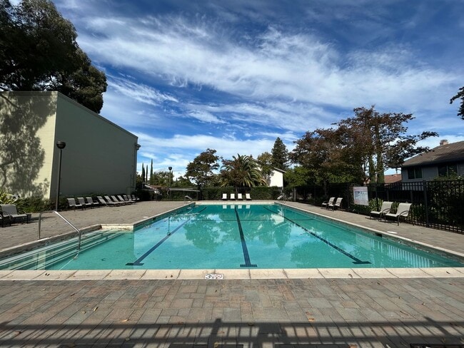 Building Photo - Sought after Concord Crossings Community 4...