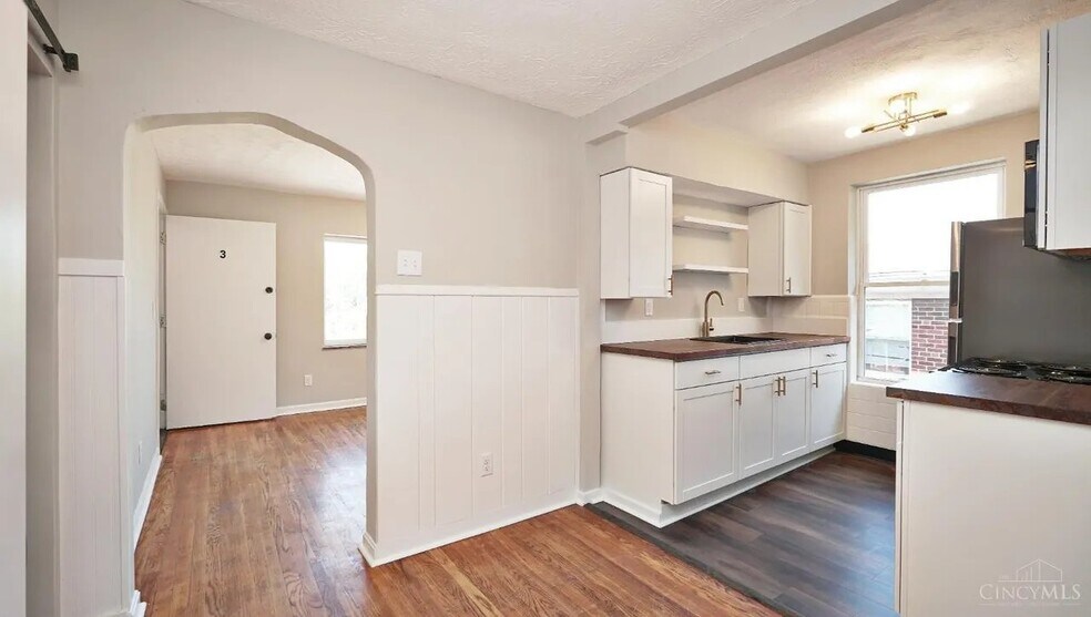 Building Photo - 2992 W McMicken Ave