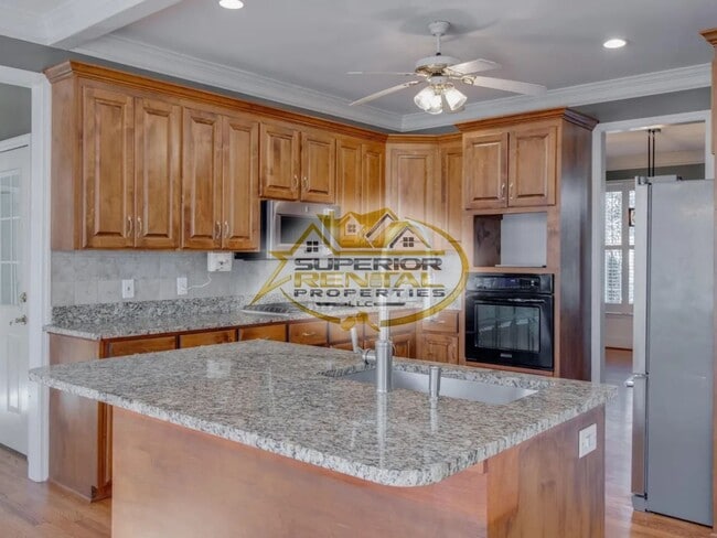 Building Photo - 116 Winding Wood Cir