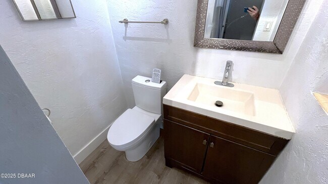 Building Photo - 236 N Keech St