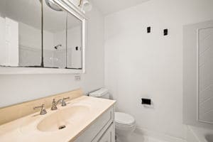 Building Photo - 132 Pinecrest Ln