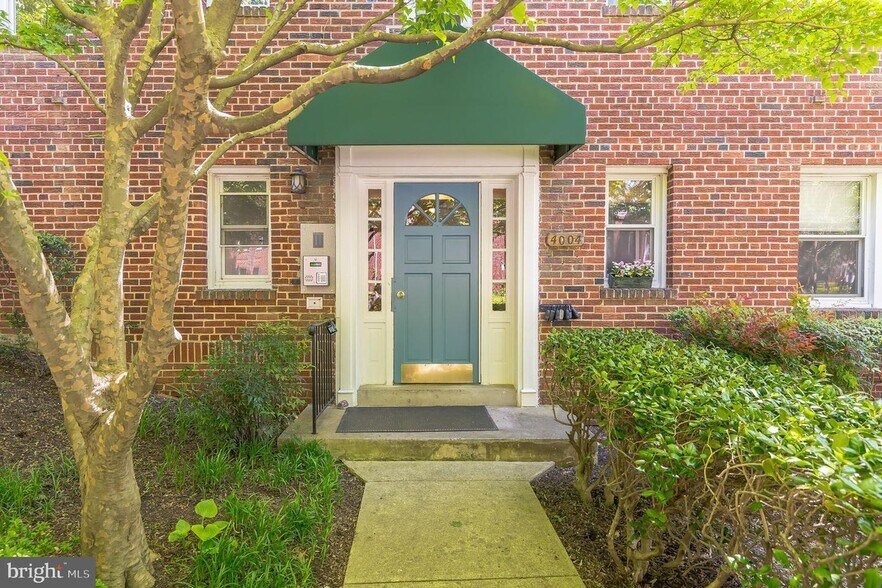 Building Photo - 4004 Beecher St NW