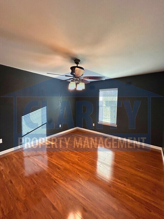 Building Photo - Three bedroom ranch-style home!