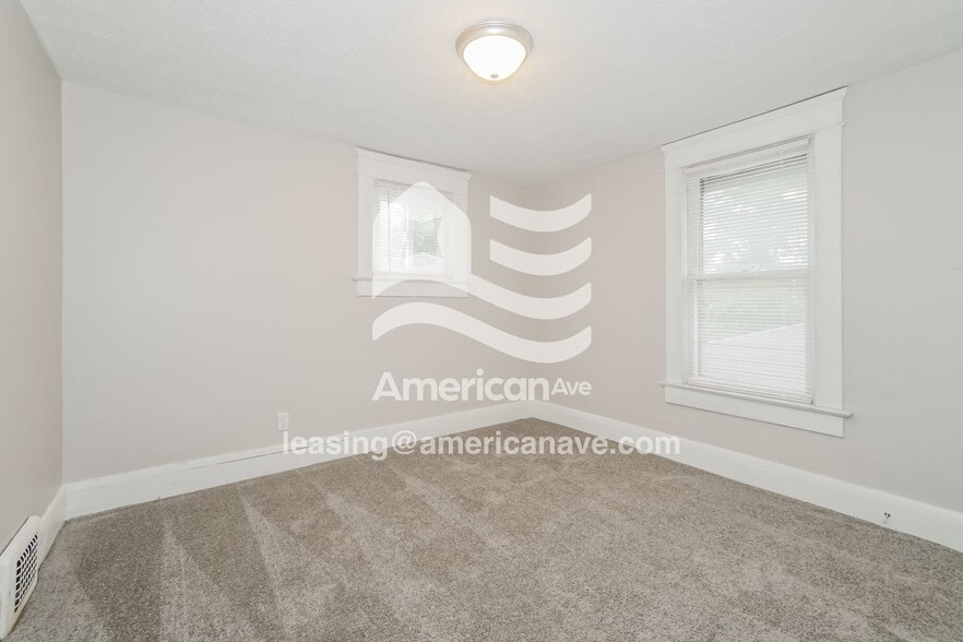 Building Photo - 247 27th St NW