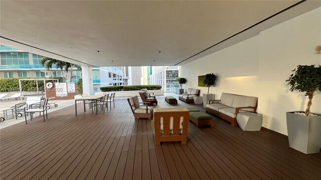 Building Photo - 55 SE 6th St