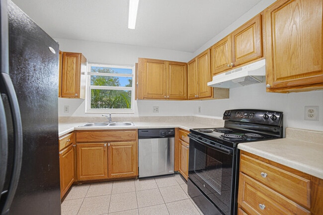 Building Photo - 3912 NW 110th Ave
