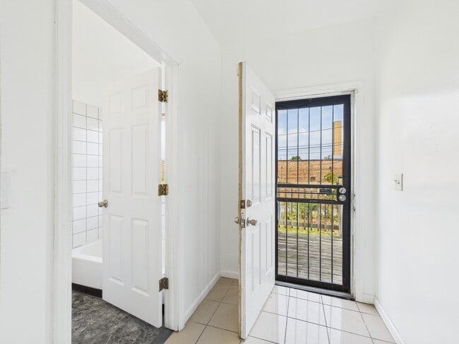 Building Photo - 8535 S Givins Ct