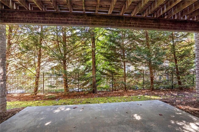 Building Photo - 58 Sheridan Dr NE