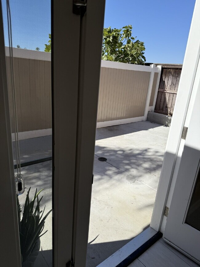 Building Photo - Beautifully finished 2024 ADU in the Victo...