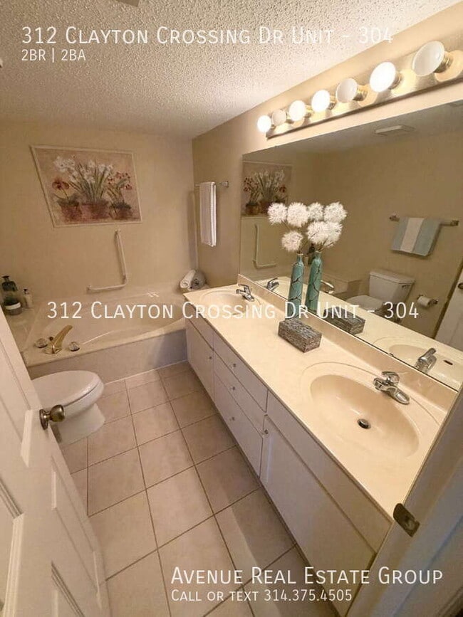 Building Photo - 312 Clayton Xing Dr