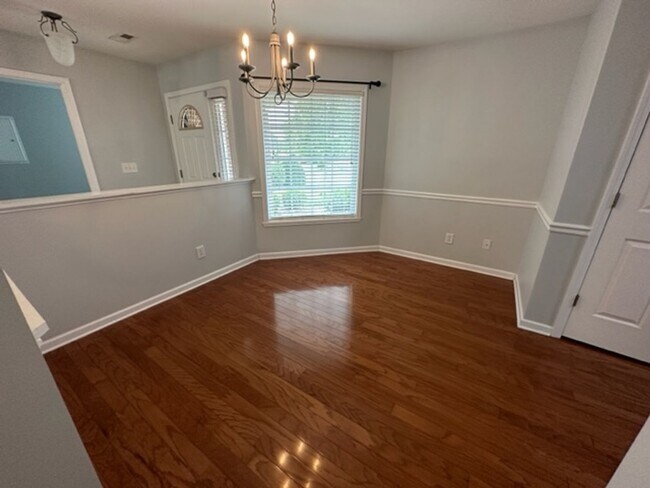 Building Photo - Beautiful Fenced in Patio Home in Colfax!