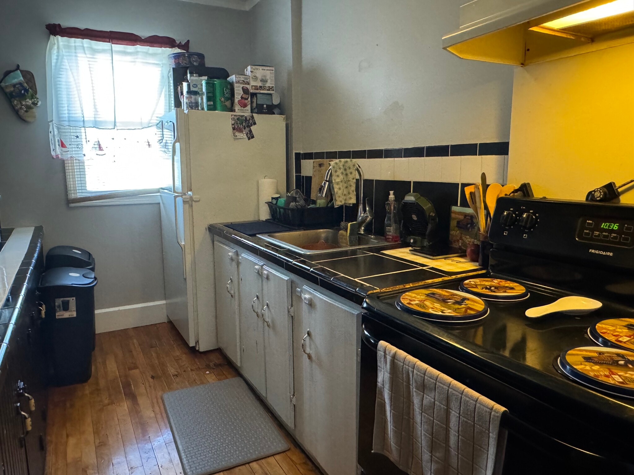 Building Photo - 70 Edwards St