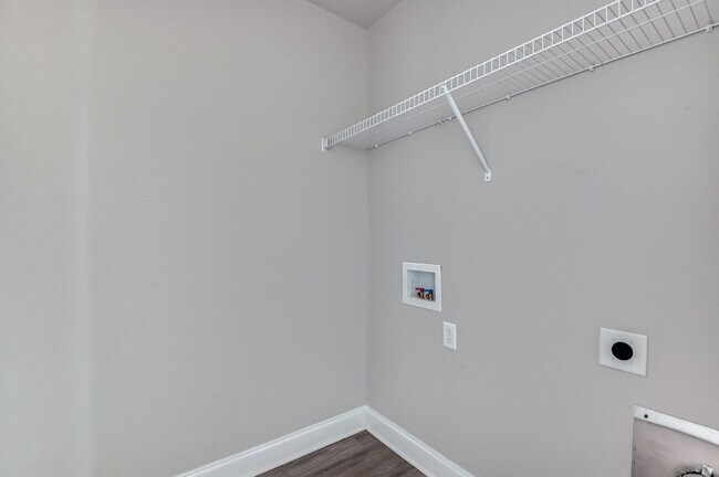 Building Photo - 2041 Limerick Ct