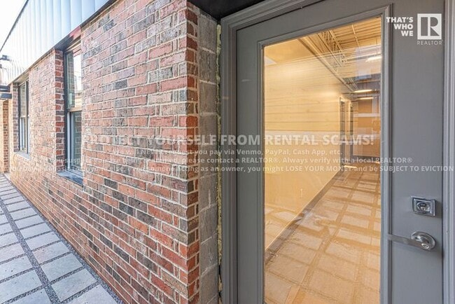 Building Photo - 315 N Eureka Aly