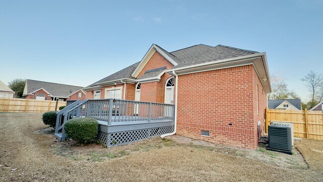 Building Photo - 423 Sterling Dr