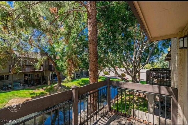 Primary Photo - Stunning 3 bedroom, 2.5 bathroom Townhome ...