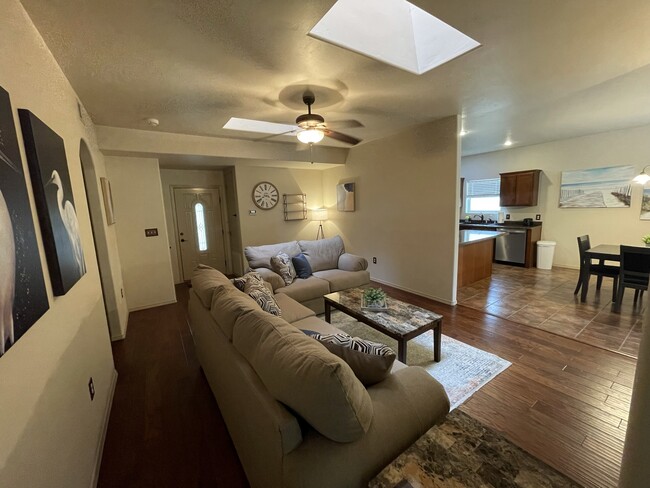 Building Photo - 1816 Hays Dr