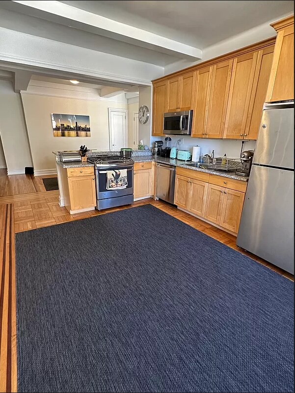 Building Photo - 133 E 92nd St