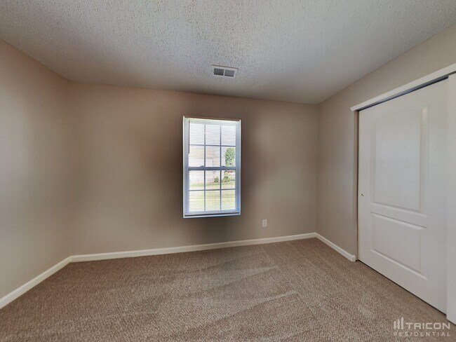 Building Photo - 5104 Mintvale Dr