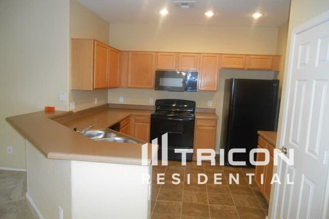 Building Photo - 7215 S 38th Dr