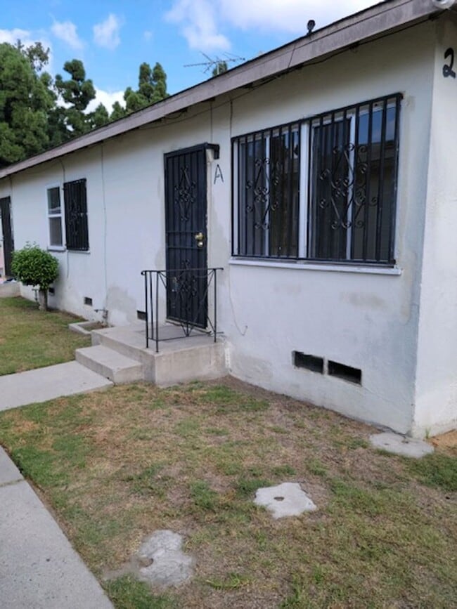 Building Photo - Cozy 1 bed one Bath unit