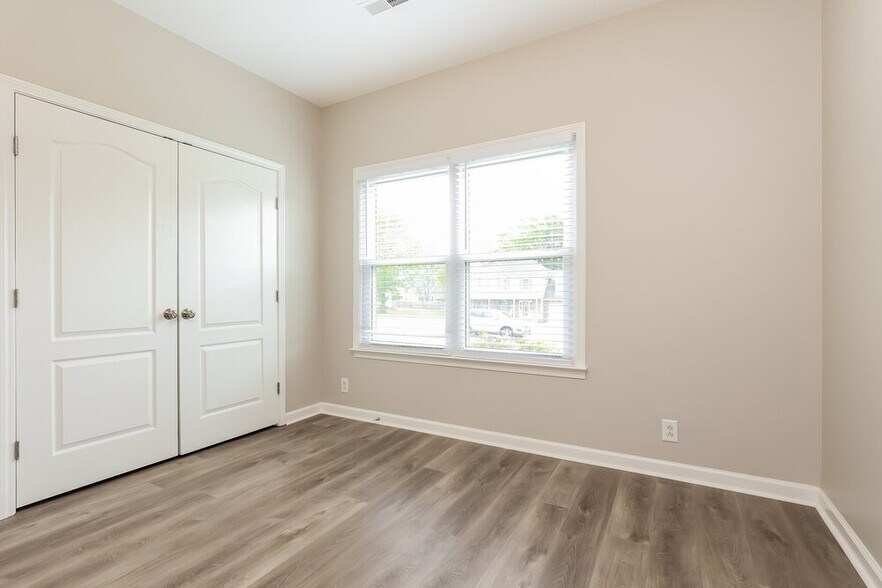 Building Photo - 903 Bexley Dr