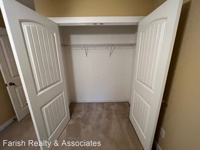 Building Photo - 3 br, 2.5 bath House - 407  North Lake Dr....