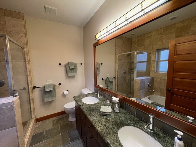 Building Photo - Luxury Mountain Residence — Premier 6-Month Winter Lease Near Canyon Lodge