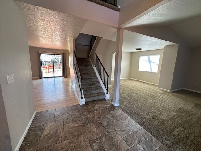 Building Photo - 285 Lemming Dr