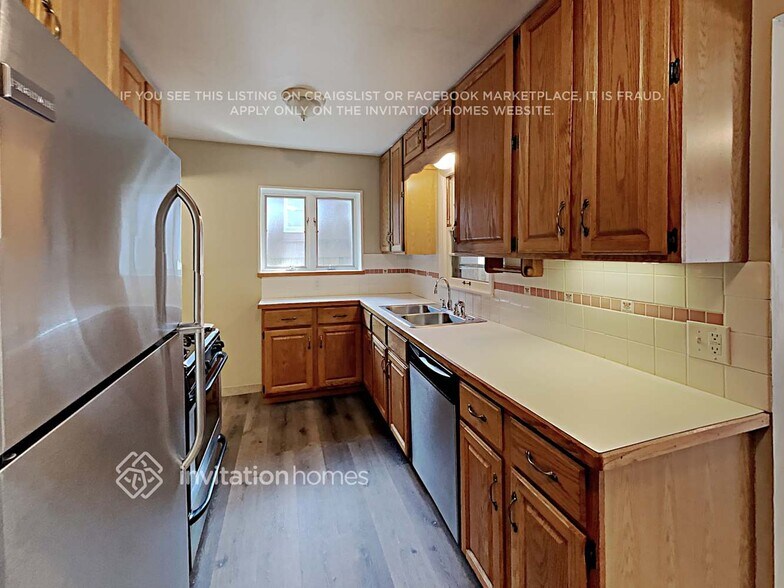 Building Photo - 6828 Russell Ave S