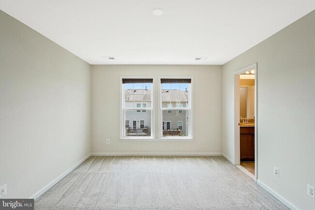 Building Photo - 41835 Diabase Square