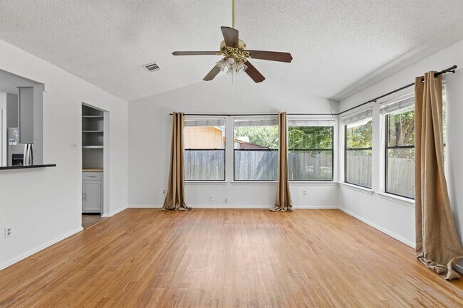 Building Photo - 8701 Palace Pkwy