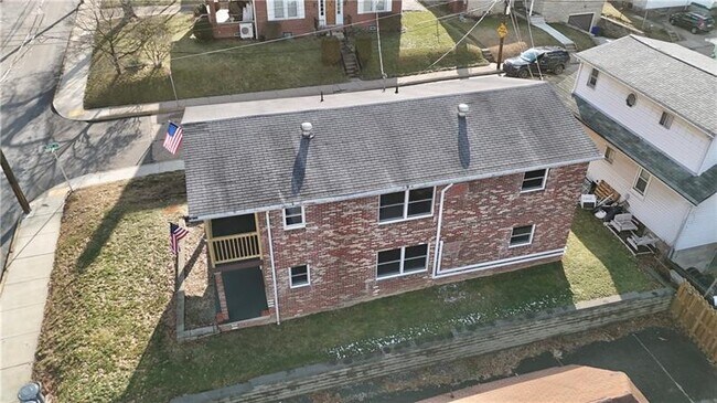 Building Photo - 927 Vance Ave