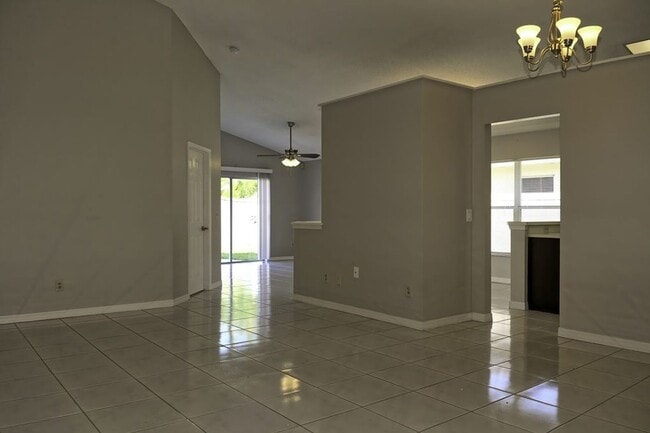 Building Photo - Single Family Home in Southeast Orlando